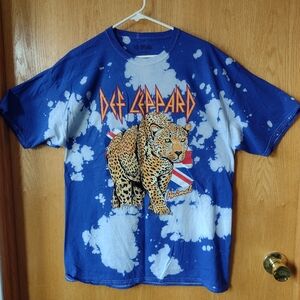 NWOT - Def Leppard Animal T-shirt Size L